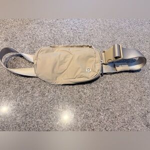 Lululemon Everywhere Belt Bag 1L